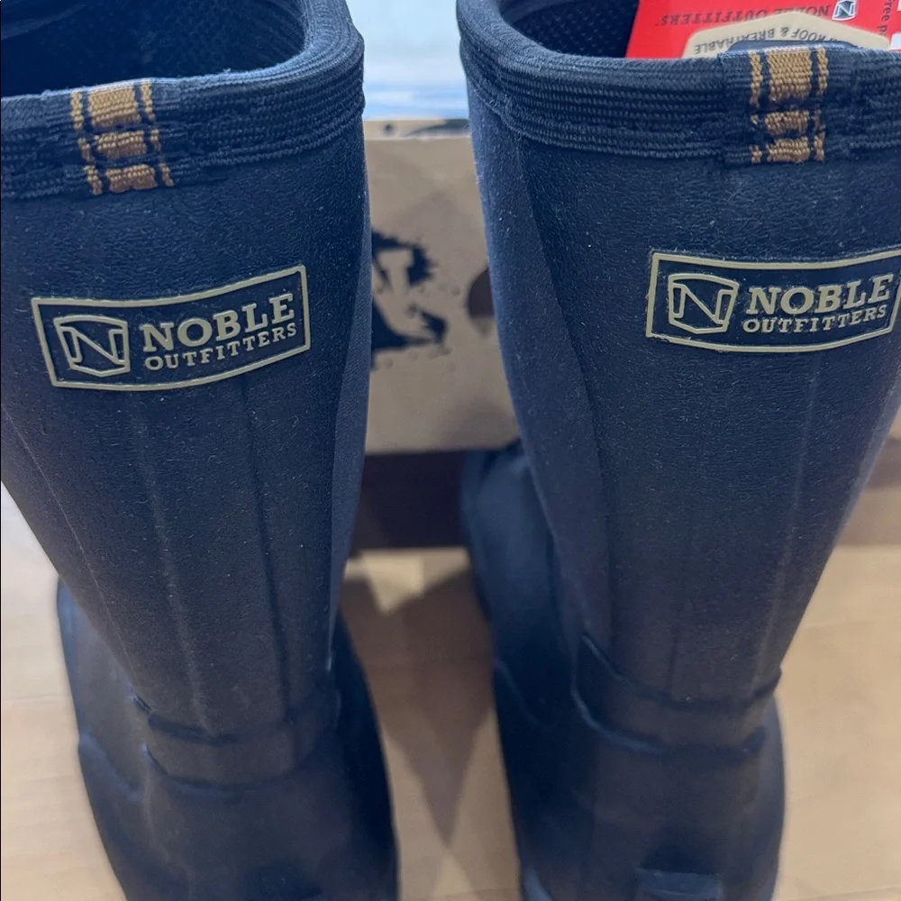 Noble Outfitters MUDS stay cool mid waterproof boots - size 10